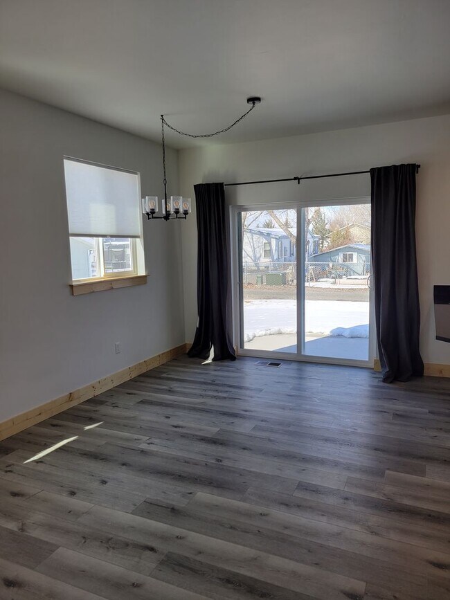 Foto del edificio - 3 Bed 2.5 Bath in Three Forks