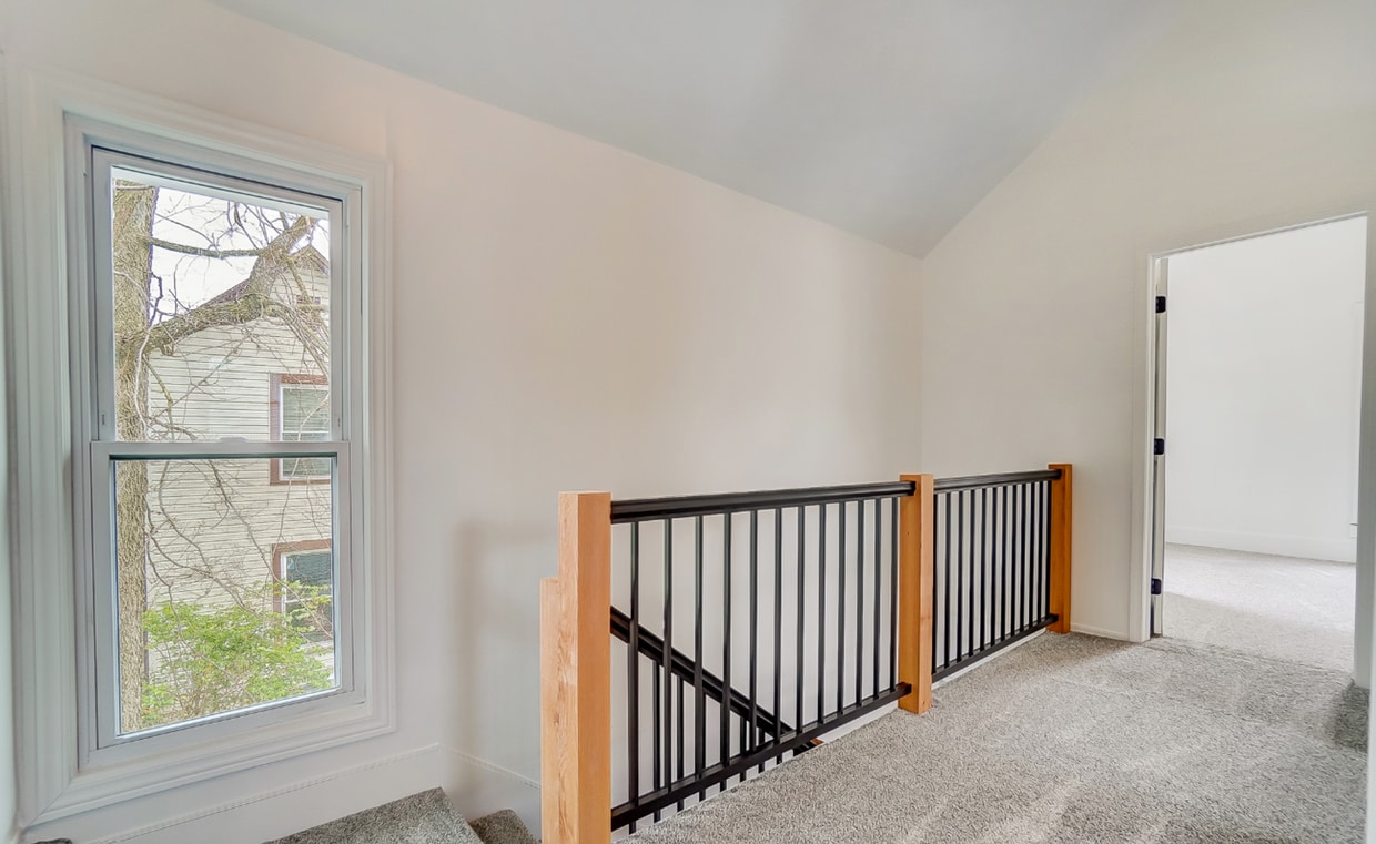 Primary Photo - 3BR/2BA Home in Bellefontaine - Completely...