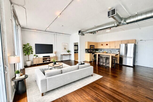 Building Photo - 444 NE 30th St