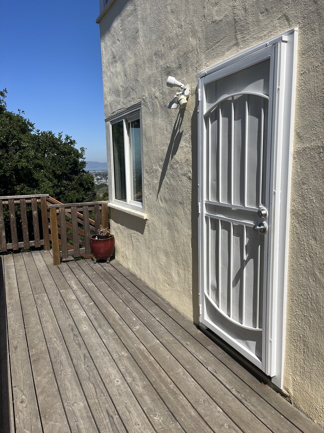 Building Photo - 2505 Mira Vista Dr