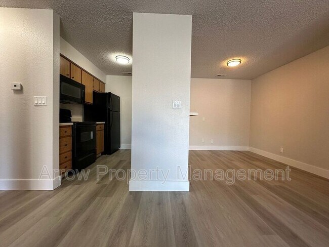 Foto del edificio - 2354 N 44th St