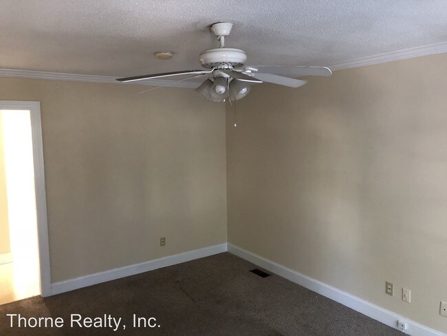 Foto del edificio - 3540 Marguerite Ln NW