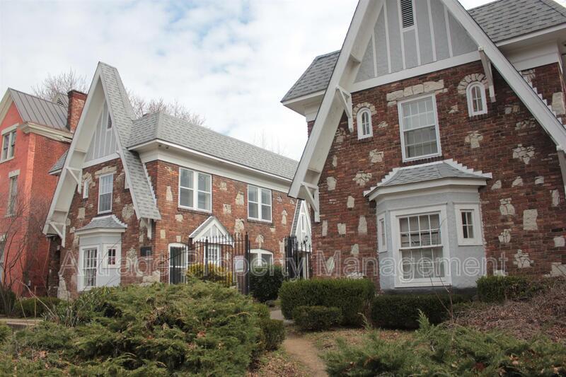 Foto principal - 1251 S Brook St