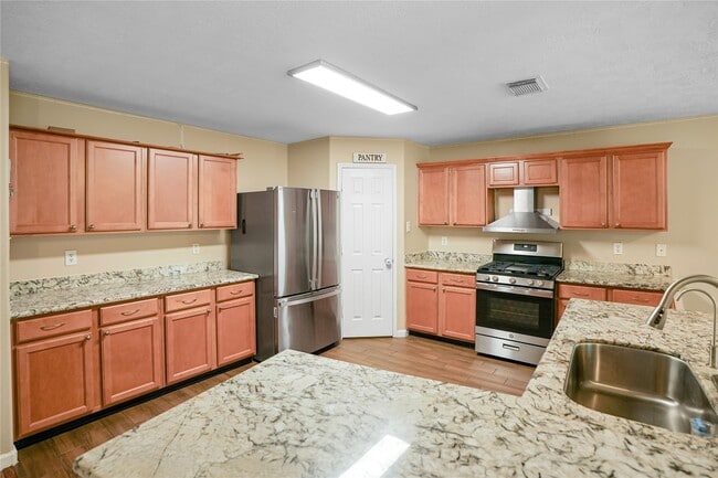 Building Photo - 1006 Stillgate Ct