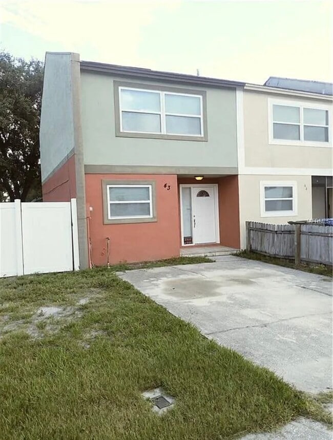 Building Photo - 3001 S Pines Dr