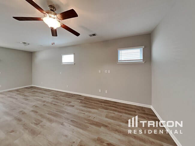 Foto del edificio - 314 Forest Green Dr
