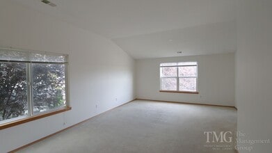 Building Photo - 16805 NE 9th St