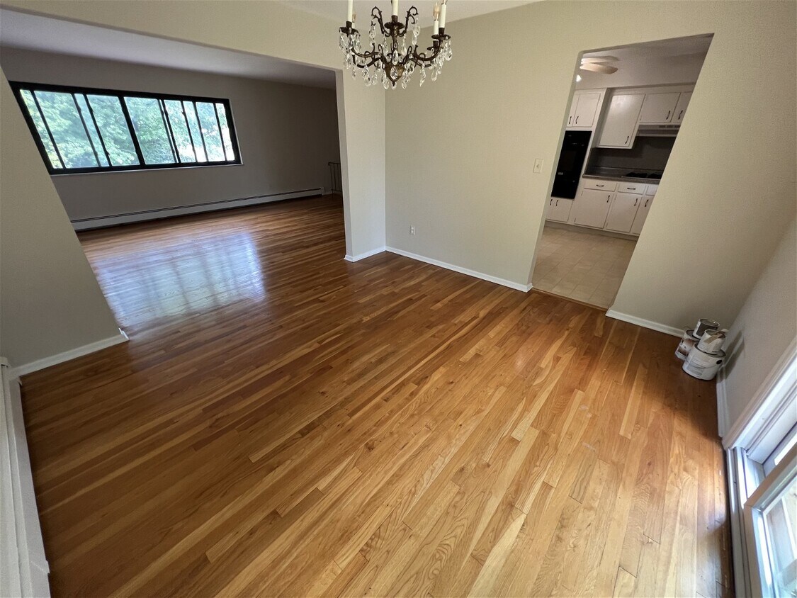 429 10th St, Palisades Park, NJ 07650 Room for Rent in Palisades Park