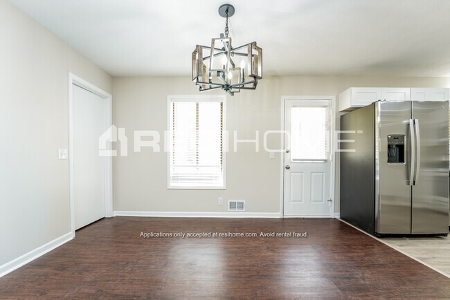 Foto del edificio - 1763 Stag Dr NW
