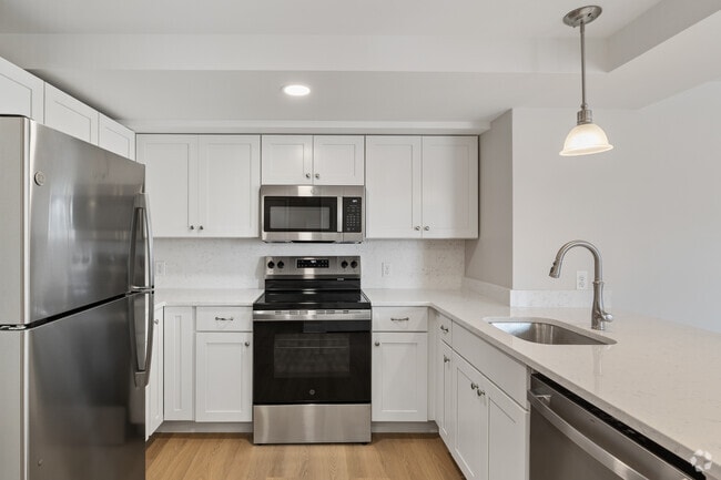 Interior Photo - Hendrick Hudson