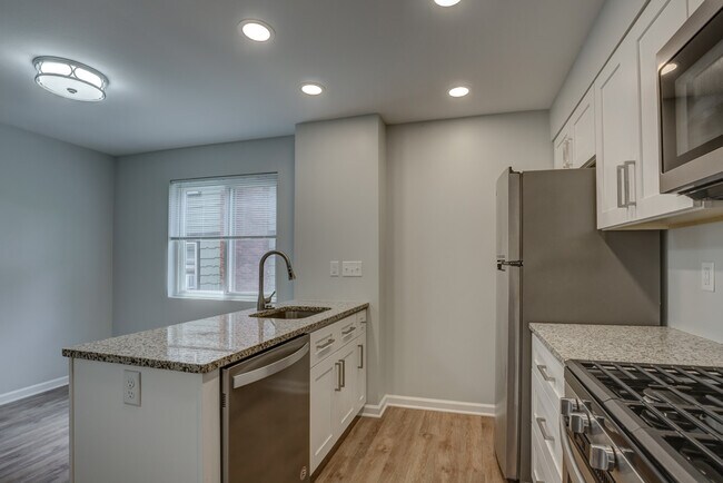 Foto del edificio - 5425 Stewart Ave