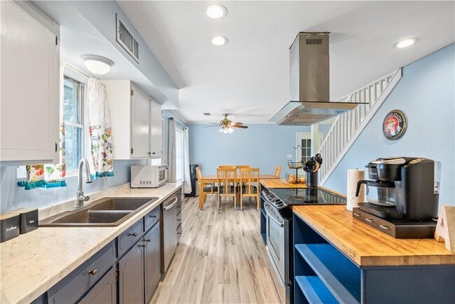 Foto del edificio - 607 E 11th St