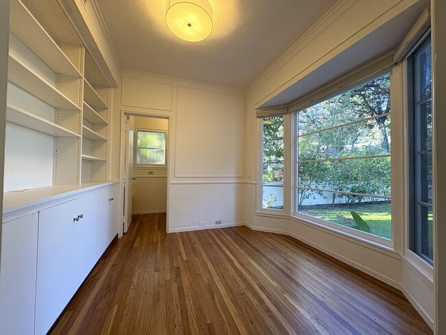 Foto del edificio - Beautiful Home in Crescent park, Palo Alto available now.