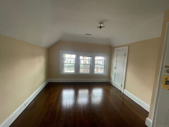 Building Photo - 100 Garfield Ave