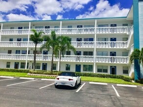 Building Photo - 4004 Exeter