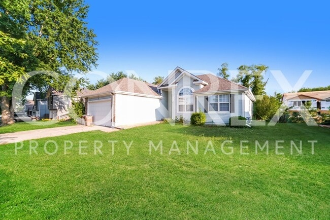 Building Photo - 3 Bedroom Ranch Style Home in Raymore!