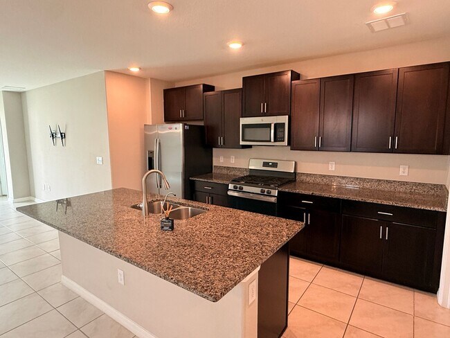 Foto del edificio - 10363 Shady Preserve Dr