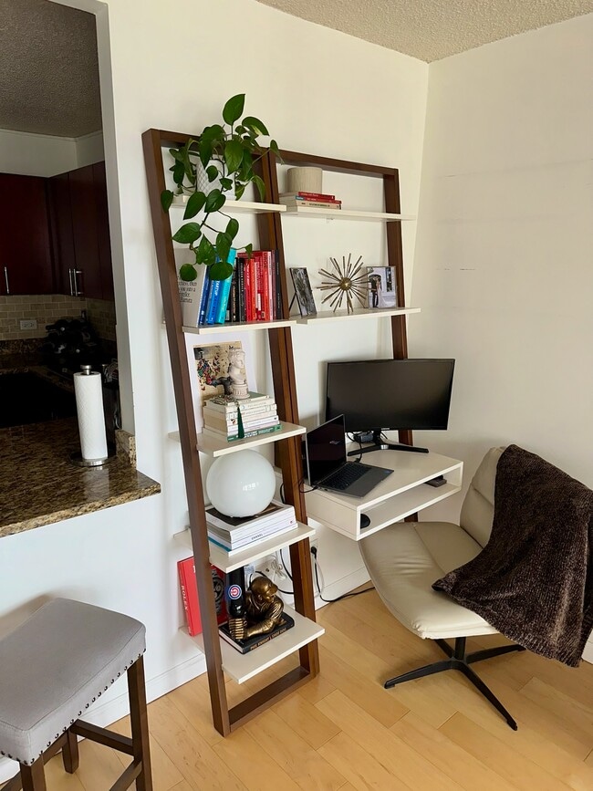 Building Photo - 30 E Huron St