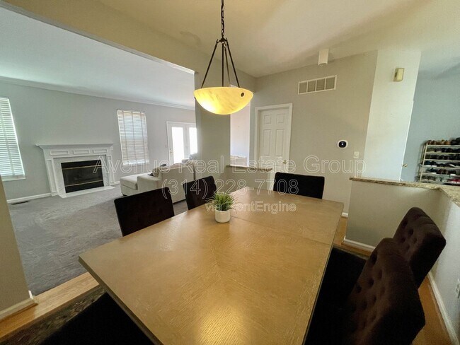 Foto del edificio - 5776 Kingsbury Pl