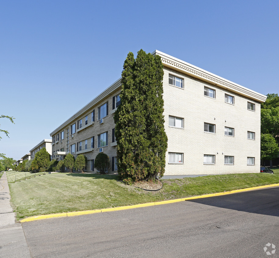 Building Photo - Mast Apartments