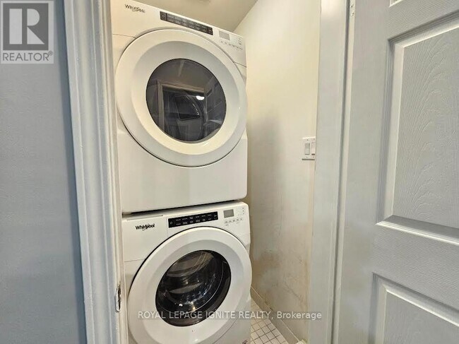 Building Photo - 250 Sunny Meadow Blvd