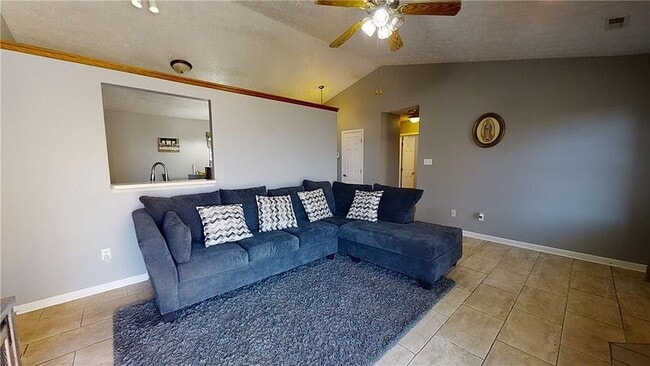 Building Photo - 1527 Country Pointe Dr