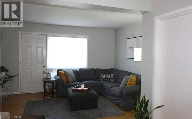 Building Photo - 11 Colmar Pl