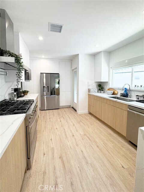 Foto del edificio - 2141 Fox Hills Dr