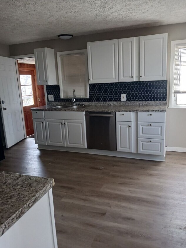 4 Bedroom 2 bath house - 4 Bedroom  2 bath house