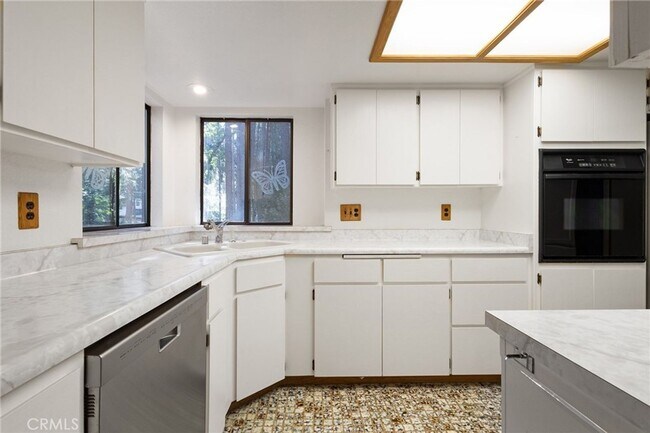 Foto del edificio - Magalia Home for rent, 2 bed 2 bath with b...