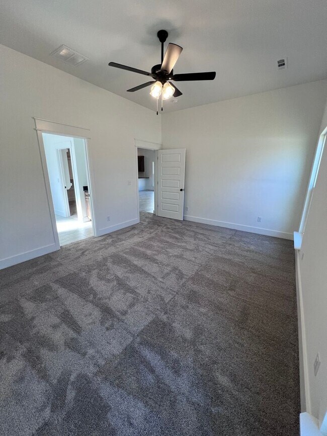 Building Photo - New 3 Bedroom In Webb City!