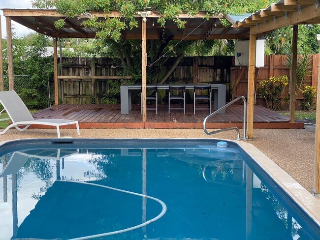 Foto del edificio - 9596 Richmond Cir