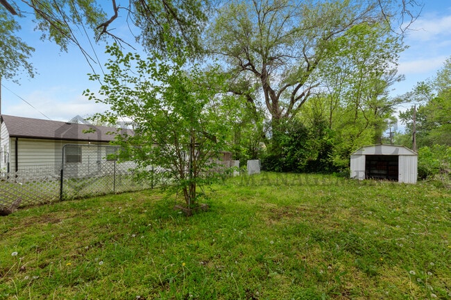 Building Photo - 1642 E Denver Dr