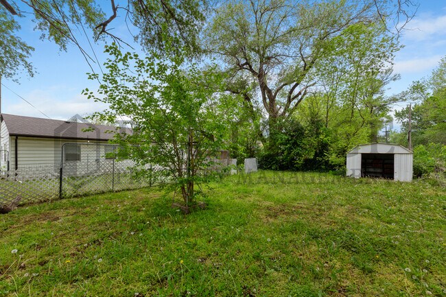 Foto del edificio - 1642 E Denver Dr