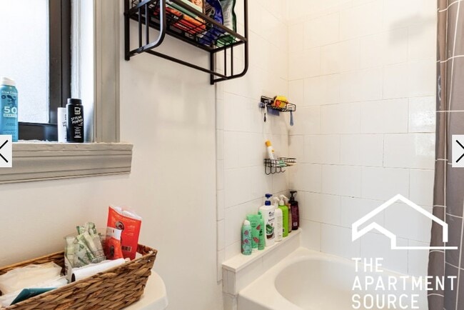 Photo - 908 W Belle Plaine Ave Apartment