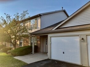 Building Photo - 924 N Village Dr