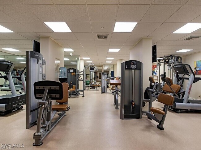 Building Photo - 4031 Gulf Shore Blvd N