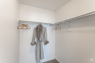 2BR, 2BA - Temperate - Axio 8400