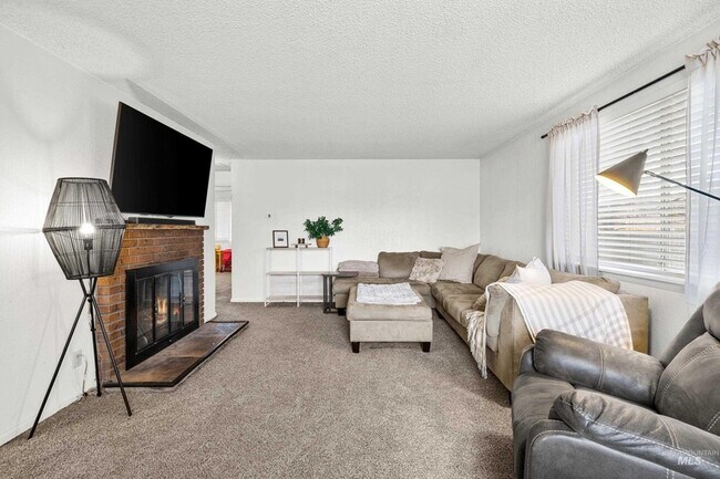 Foto del edificio - 10543 W Poppy St