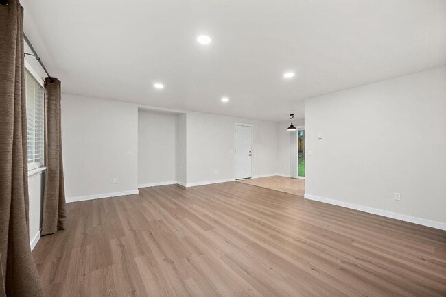 Building Photo - Light & Airy 2-Bedroom Olympia Home with Private Baths & Spacious Backyard!