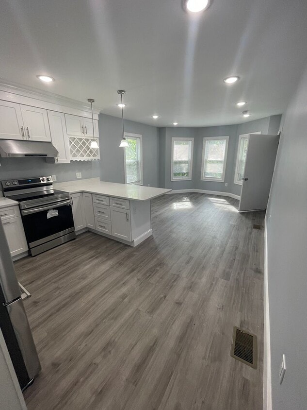 2-Bed + 2-Bath with Garage Parking West Ne... - 2-Bed + 2-Bath with Garage Parking West Ne...
