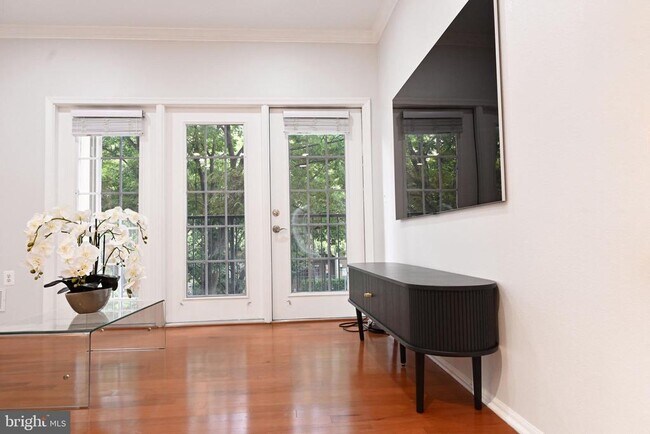 Foto del edificio - 11800 Old Georgetown Rd