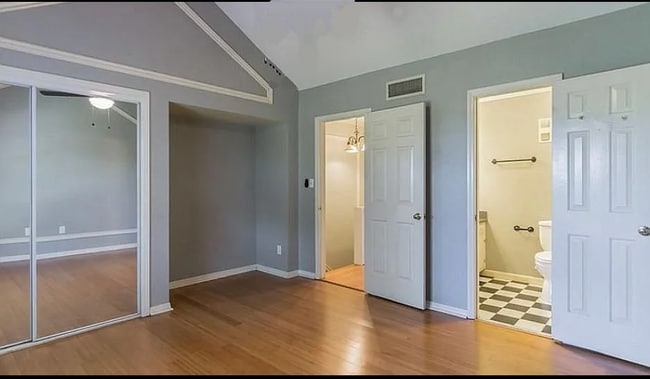 Building Photo - 1226 Villa Ln