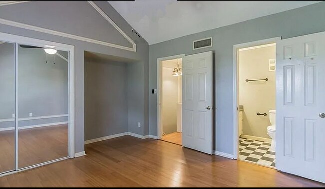 Foto del edificio - 1226 Villa Ln