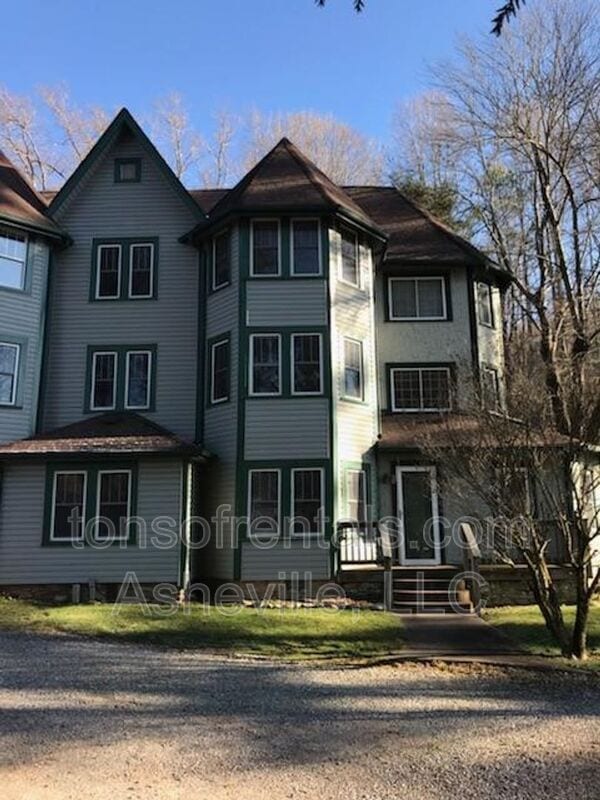 Building Photo - 1 Gables Pl