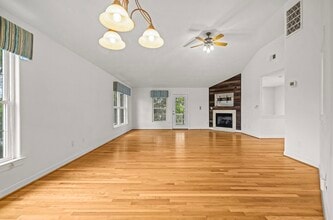 Building Photo - 208 56th St