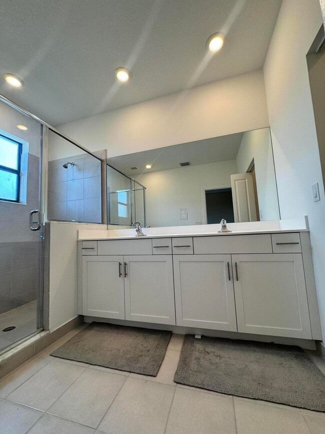 Foto del edificio - 5442 SW 14th Ct