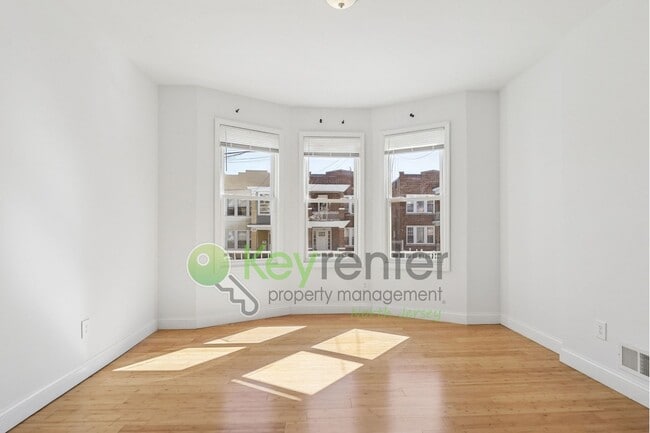 Foto del edificio - 185 Clerk St