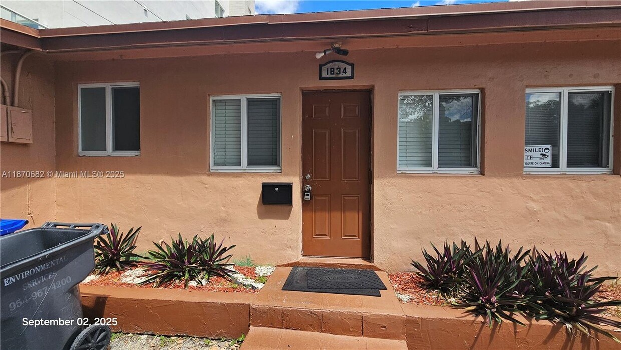 Foto principal - 1834 Monroe St
