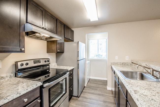 Building Photo - Crosspointe